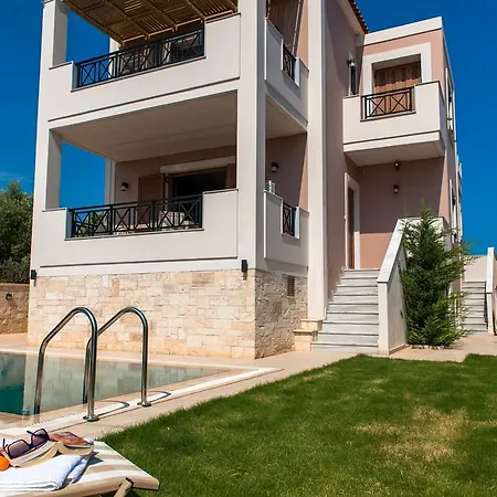 Villa Harmony-crete Residences *